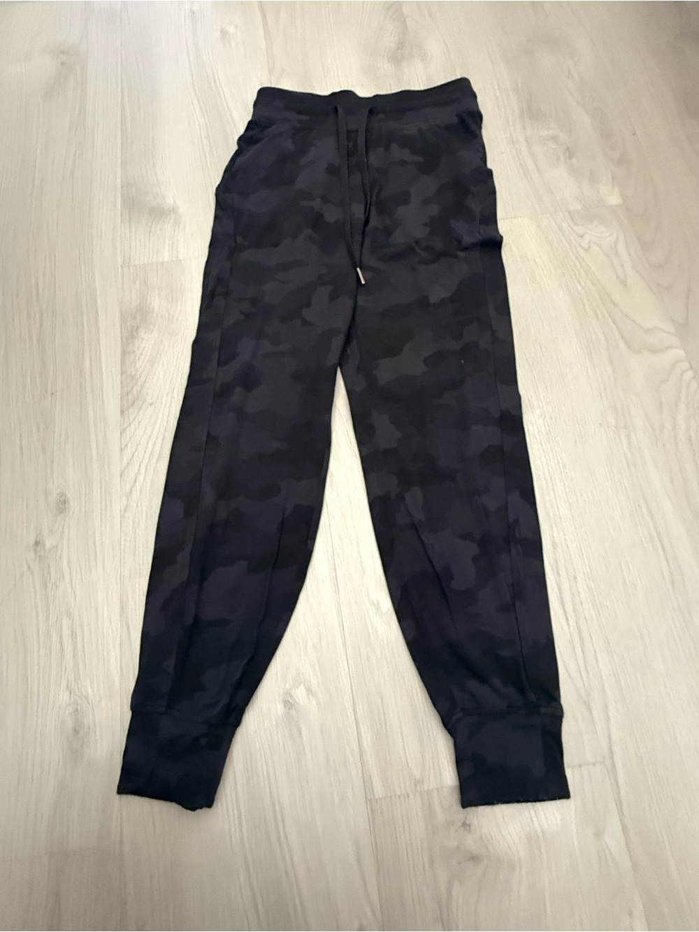 Lululemon Ready to Rulu Joggers Black Camo Heritage 365 Size 4 Sweatpants